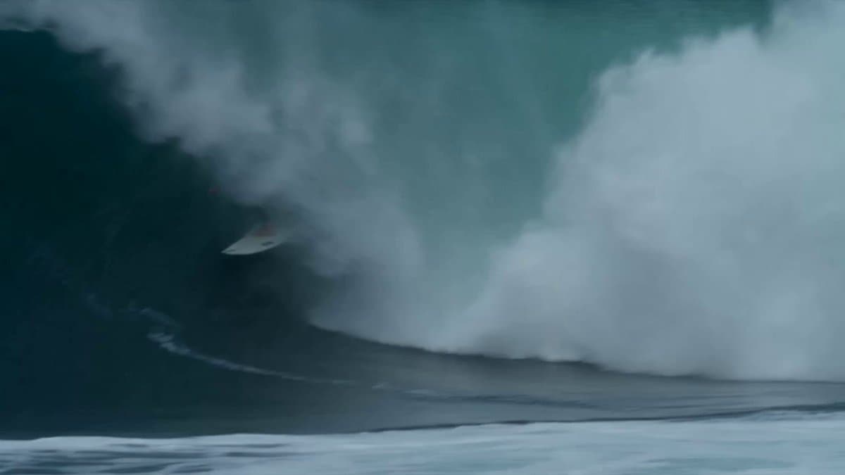 Dramatic Surf Sequence Video Prompt