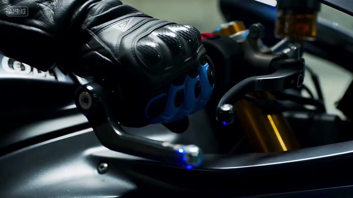 Cyberpunk Motorcycle Chase Sequence in Seoul