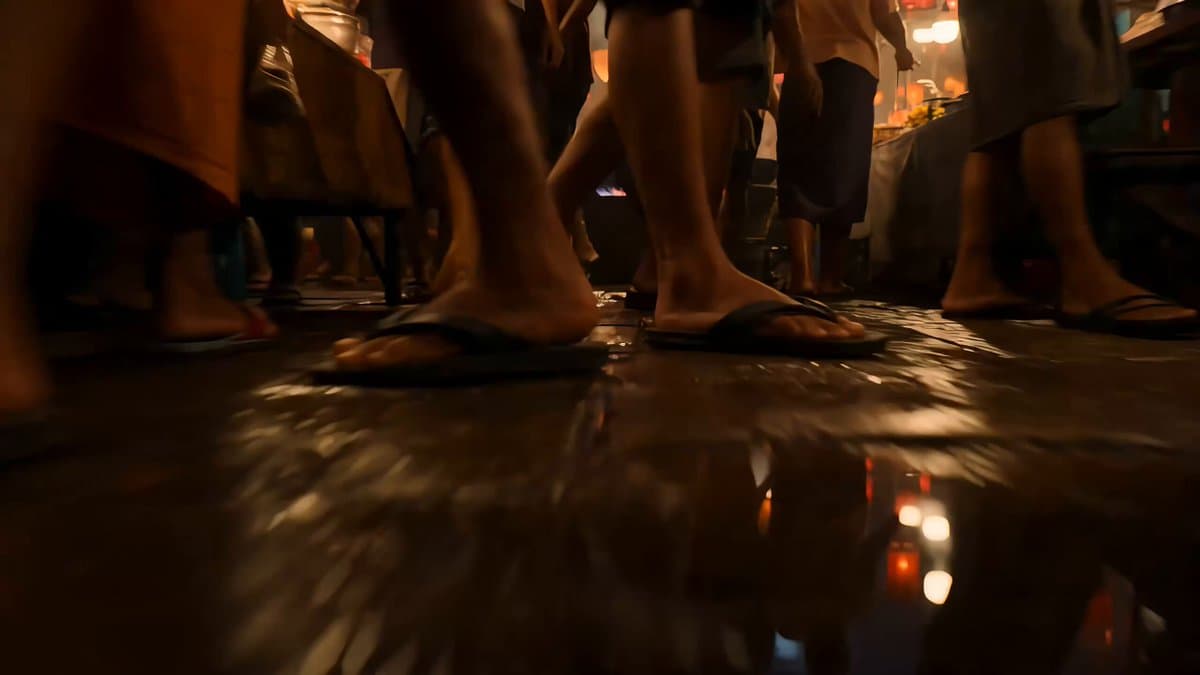 Cinematic 8K Video Prompt for Southeast Asian Night Market