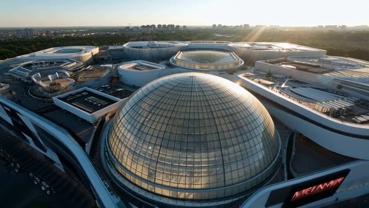 Cinematic Luxury Fashion Mall Commercial