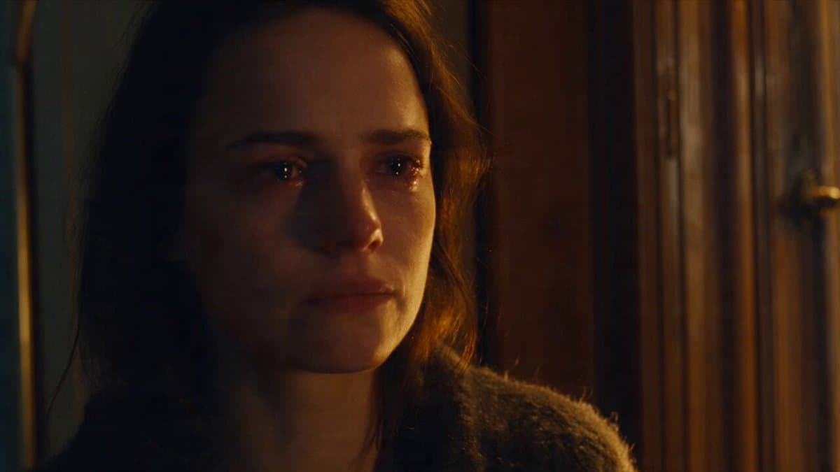 Emotional Parisian Apartment Drama
