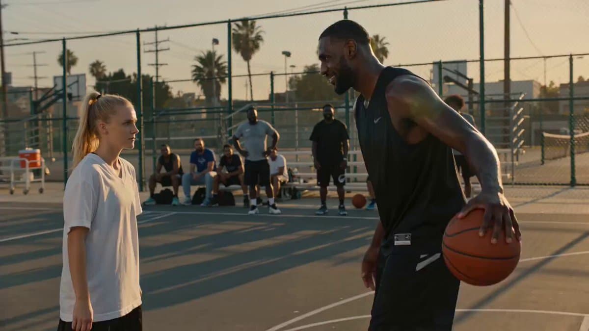 Seedance 2.0 Prompt: Basketball Block Scene