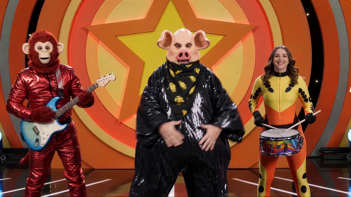 Kids TV Studio Pig Man Host Prompt