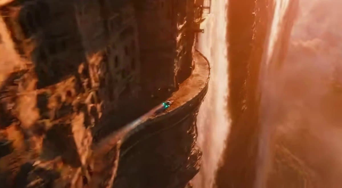 Sci-Fi Speeder Chase in Cliff City