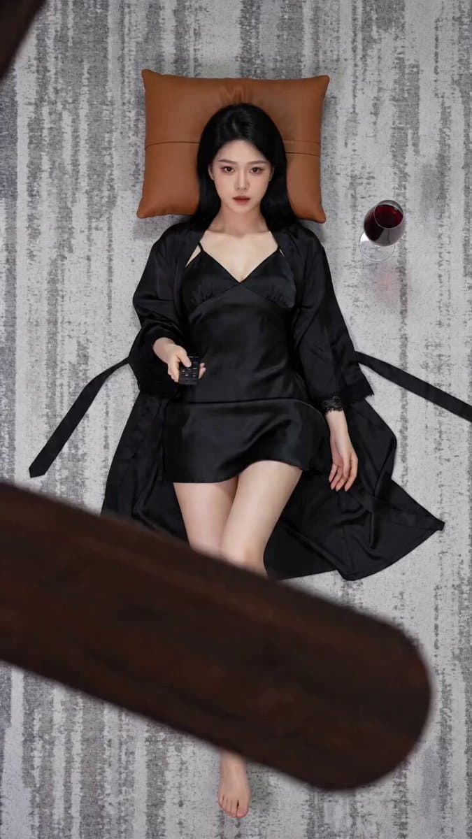 Seedance 2.0 Fashion Lookbook Video Prompt